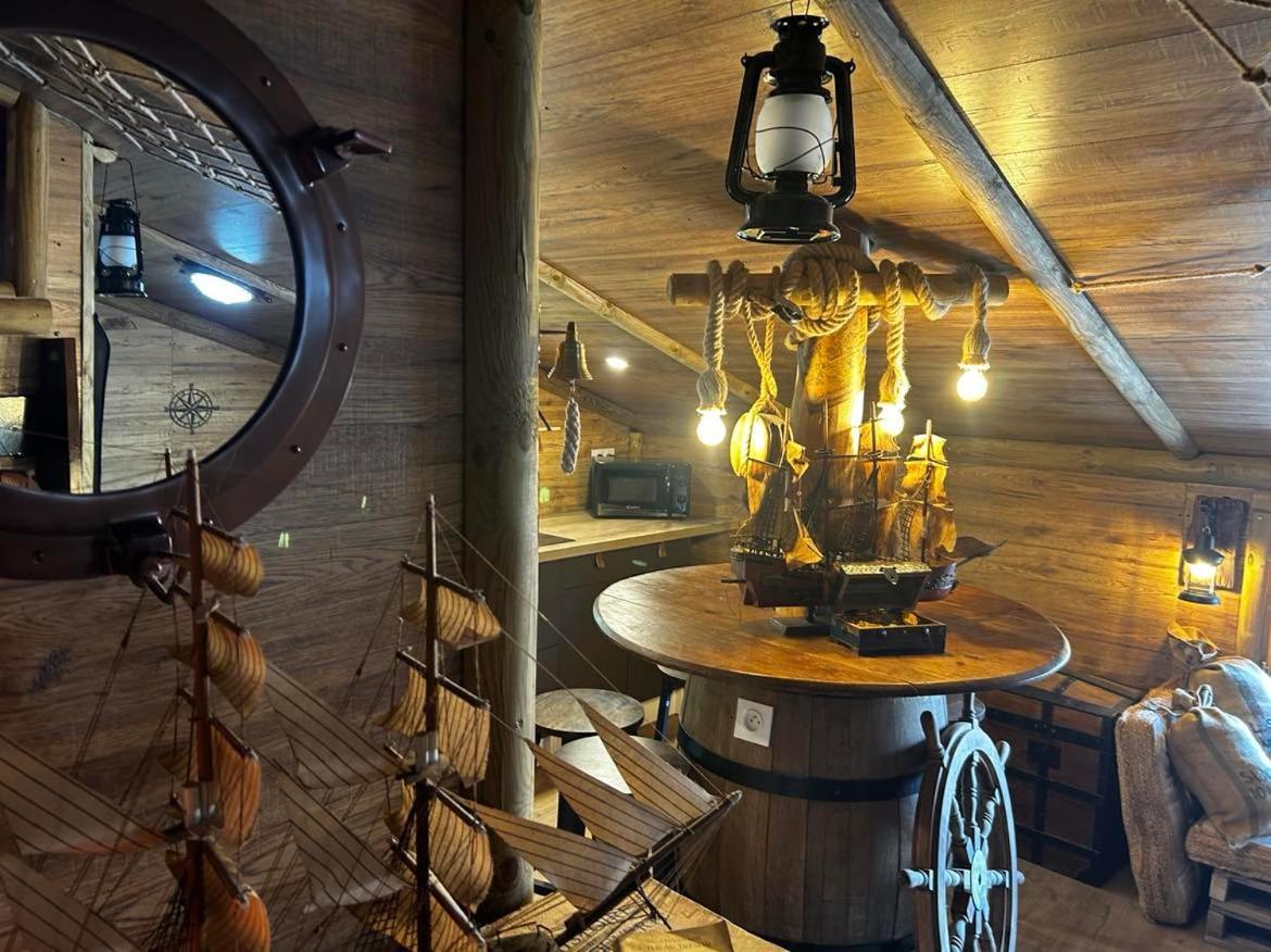 Les Chambres De Paulette Chambres A Theme Jack Sparrow Sainte-Marie Exterior foto